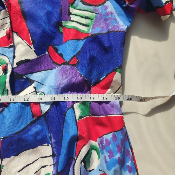 Abstract pattern dress - Picture 8 of 11